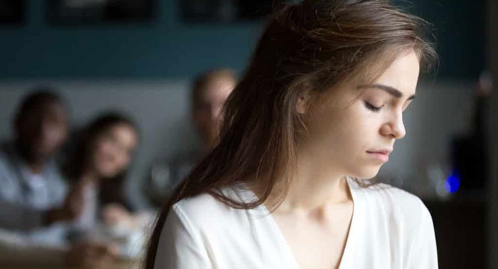 بررسی روابط اجتماعی افراد اسکیزوئید